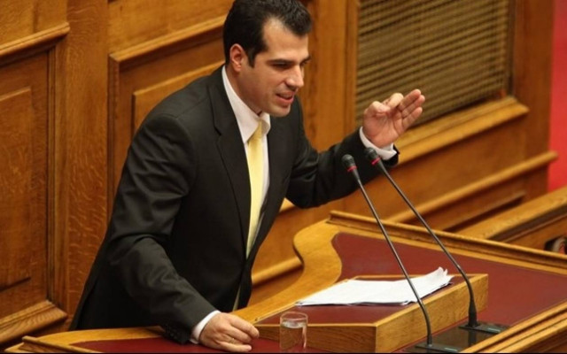 Thanos Plevris sworn in as parliamentary deputy