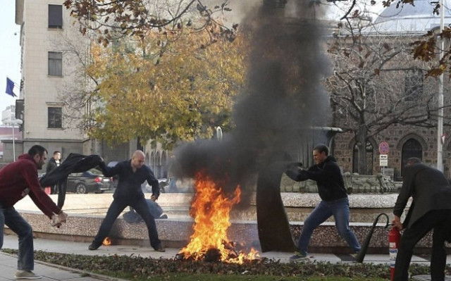 Γυναίκα αυτοπυρπολήθηκε έξω από το προεδρικό μέγαρο της Βουλγαρίας