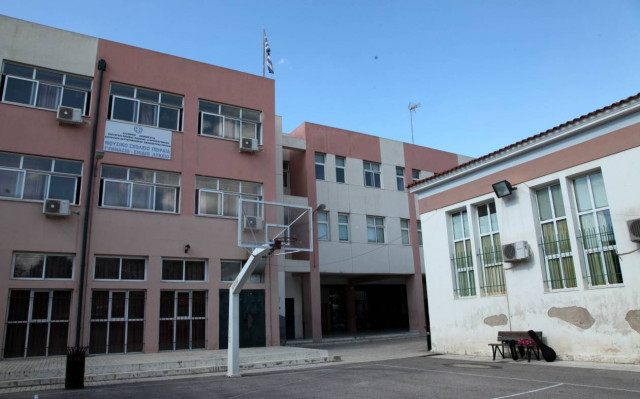 Κλειστά αύριο (5/11) όλα τα σχολεία της χώρας