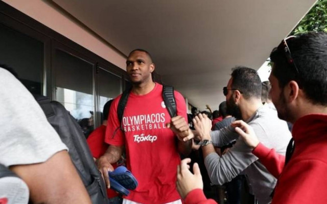 Τέλος ο Σίμονς από τον Ολυμπιακό