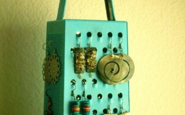 Xάνετε τα σκουλαρίκια σας; Ένας έξυπνος τρόπος για να είναι πάντα οργανωμένα