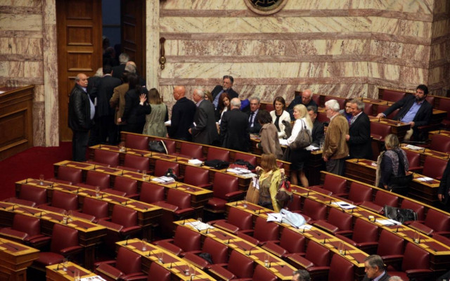 Αποχώρησε ο ΣΥΡΙΖΑ κατά τη συζήτηση για τα «κόκκινα» δάνεια