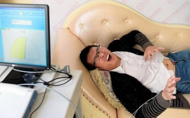 Όταν οι άντρες βιώνουν τους πόνους της… γέννας!