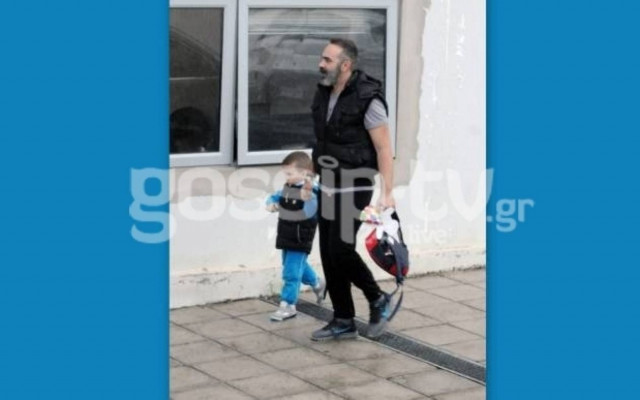 Με το γιο του στο στούντιο ο Γρηγόρης Γκουντάρας