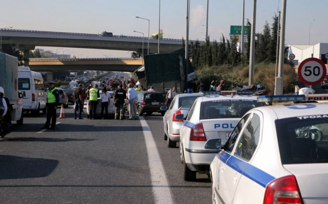 Νέο τροχαίο με νταλίκα στην Εθνική Οδό Αθηνών-Λαμίας (pic)