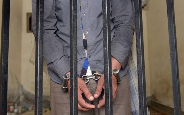 Πακιστάν: Αστυνομικός σκότωσε με τσεκούρι κρατούμενο