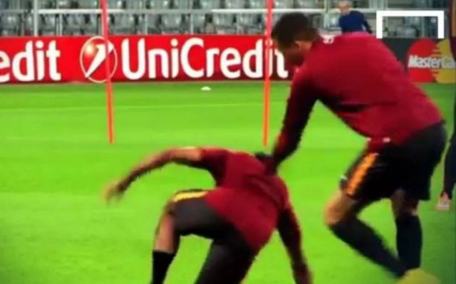 «Πλακίτσες» του Χολέμπας στον Κόουλ