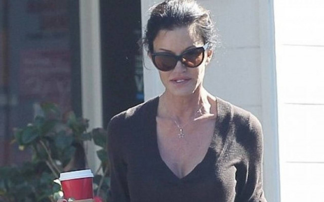 Τι έπαθε το πρόσωπο διάσημου μοντέλου από τις πλαστικές