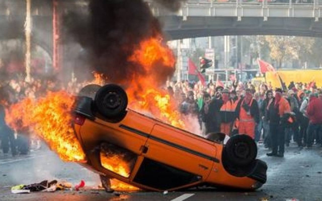 Πεδίο μάχης οι Βρυξέλλες σε διαδήλωση κατά της λιτότητας