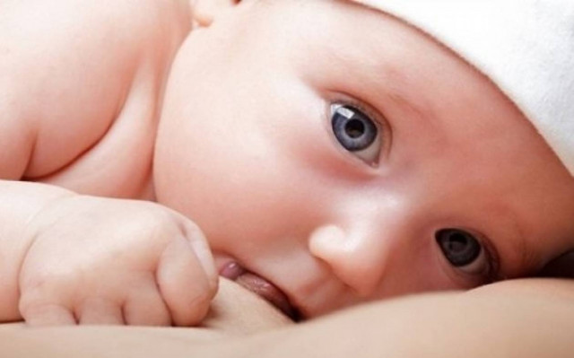 Η θηλή μου πονάει όταν θηλάζω. Τι να κάνω;