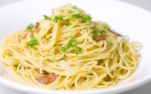 Kαρμπονάρα-Η βασίλισσα της μακαρονάδας σε μία μαγική συνταγή