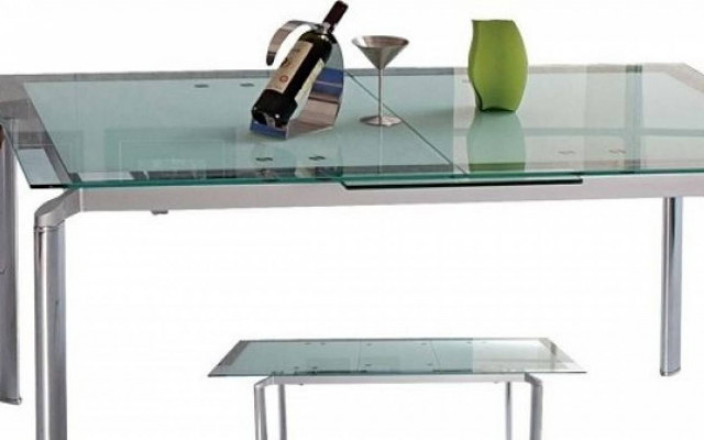 Τι πρέπει να κάνετε για να αστράψει το γυάλινο τραπέζι σας