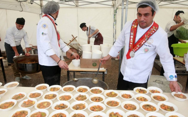 Βόλτα στη Λεωφόρο Νίκης με... δωρεάν μπριάμ!