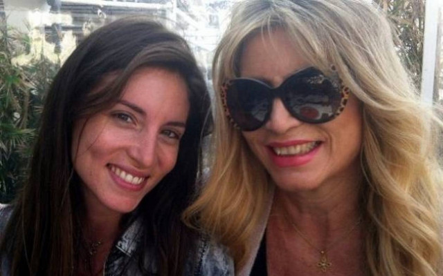 Αθηνά Οικονομάκου: Δεν είναι φίλη της αλλά η… μαμά της