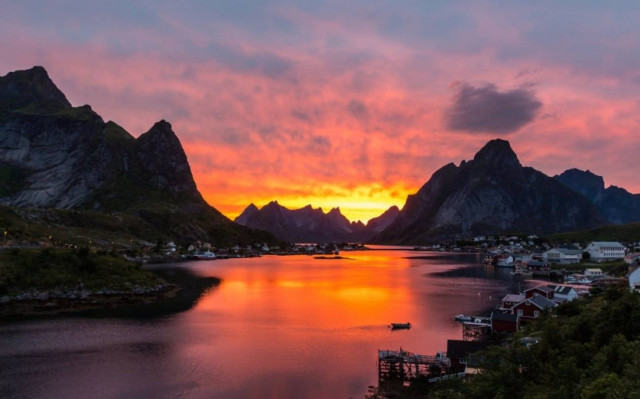 Πού βρίσκεται το πιο γραφικό ψαροχώρι στον κόσμο; (Photos)