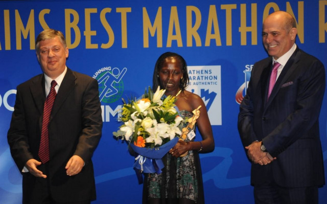ΟΠΑΠ Α.Ε: Βράβευσε την κορυφαία Μαραθωνοδρόμο για το 2014