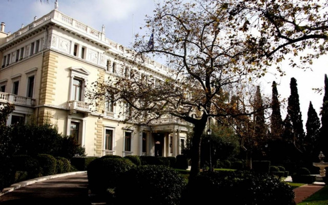 Το πόκερ με το νέο Πρόεδρο της Δημοκρατίας