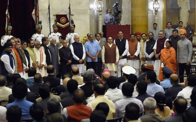 Ινδία: Εγκληματίες η μισή... κυβέρνηση!