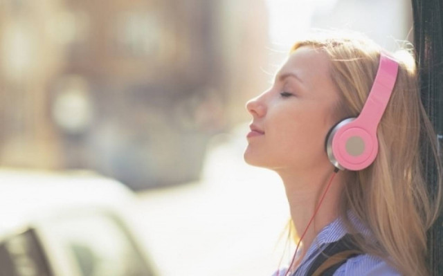 Και όμως, η μουσική καταπολεμά την κατάθλιψη στους νέους!