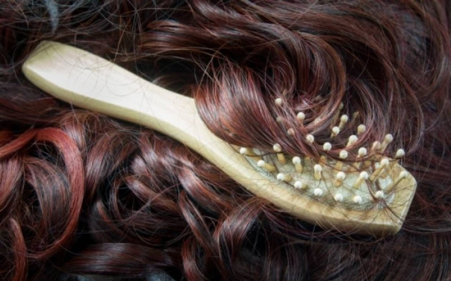 Πέντε λόγοι που χάνετε τα μαλλιά σας