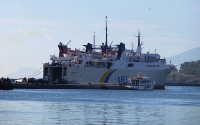 Έφτασαν στο Βόλο οι 52 μετανάστες της Αλοννήσου