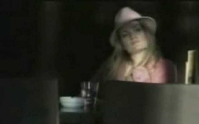 Σύζυγος πολιτικού πρωταγωνιστεί σε βίντεο κλιπ του Γονίδη