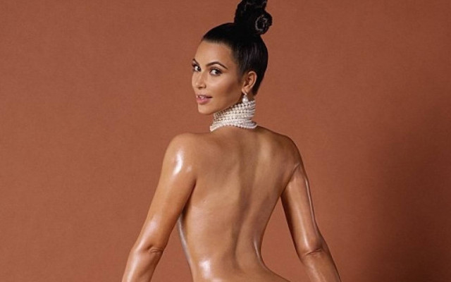 Η Κιμ Καρντάσιαν ποζάρει ολόγυμνη και... διαλύει το ίντερνετ