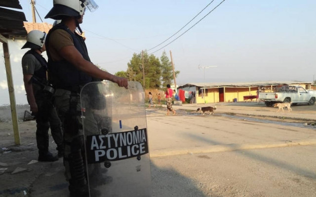 Αστυνομική επιχείρηση σε καταυλισμό Ρομά στο Καρακόνερο
