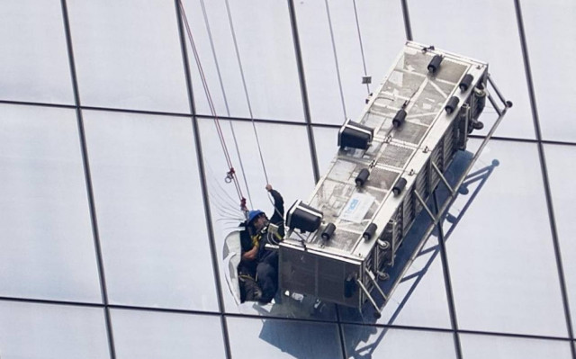 ΗΠΑ: Δραματική διάσωση δυο εναεριτών υαλοκαθαριστών