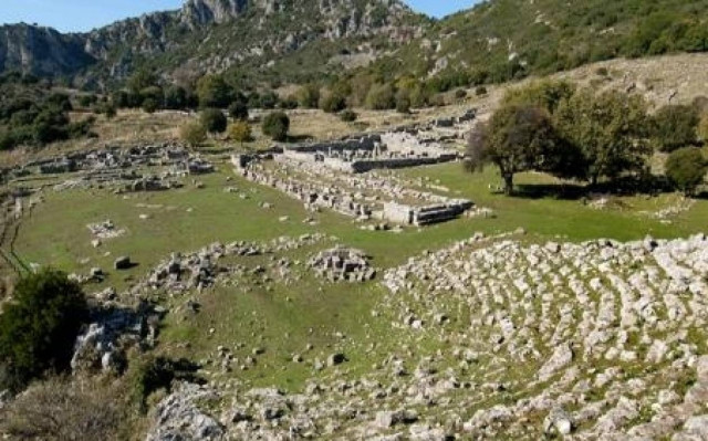 Εικόνες ντροπής - Ο χώρος της Αρχαίας Κασσώπης έγινε… μαντρί