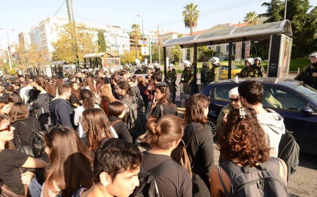 Στους δρόμους και πάλι το απόγευμα οι φοιτητές