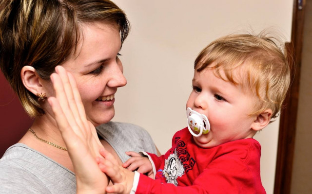 Με τι κριτήρια να επιλέξετε μια babysitter για το παιδί σας!