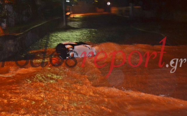 Η Ρόδος μετατράπηκε σε… ποτάμι από τη βροχή