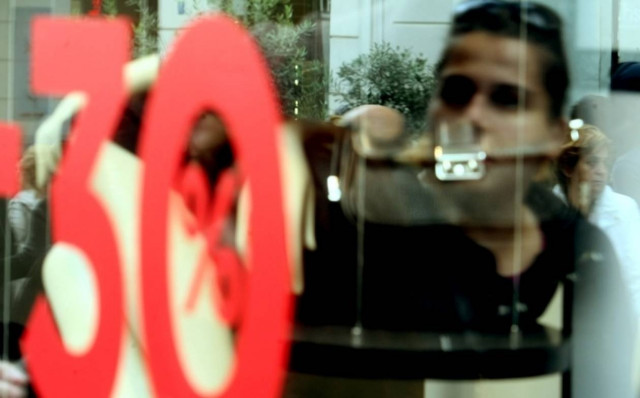 ΕΣΕΕ: Οι ενδιάμεσες εκπτώσεις δεν τόνωσαν τις πωλήσεις