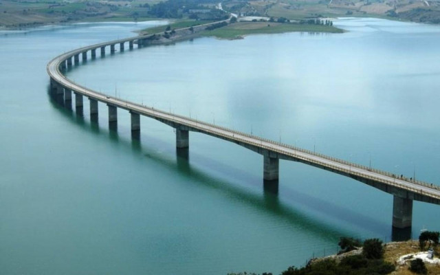 Τρεις συλλήψεις για παράνομη αλιεία στη λίμνη Πολυφύτου