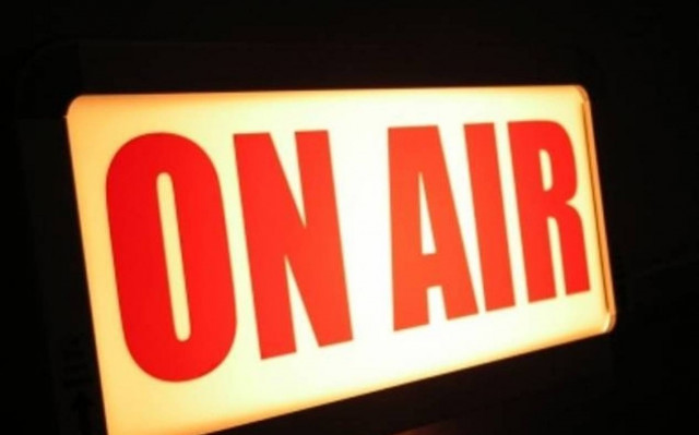 Εξέπεμπε παράνομα από τη συχνότητα της Πολιτικής Αεροπορίας