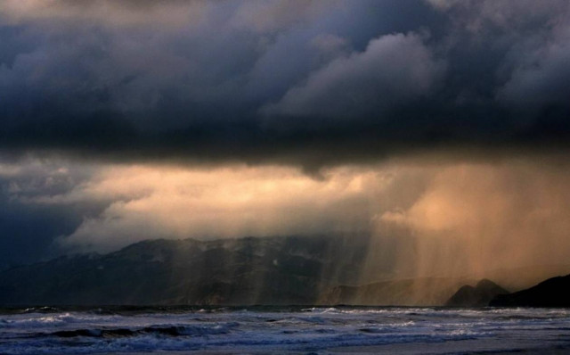 Με συννεφιά και βροχές ο καιρός του Σαββάτου (15/11)