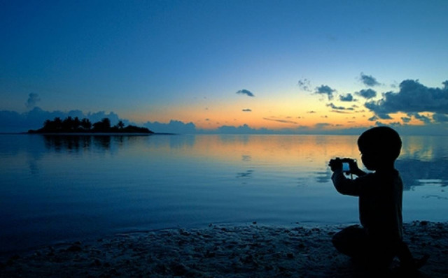 Tο τρικ του φωτογράφου που κάνει τους πάντες να χαμογελούν