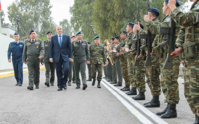 Δένδιας: Στυλοβάτης του Έθνους οι Ένοπλες Δυνάμεις
