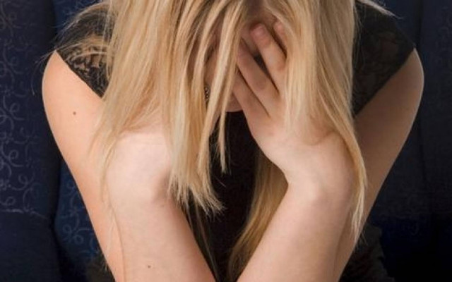 Κρατούσαν 18χρονη κοπέλα και την εξέδιδαν