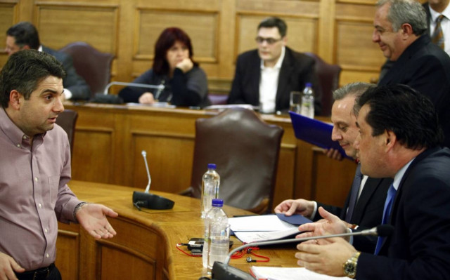 «Σφάζονται» ΝΔ – ΠΑΣΟΚ για την επιστροφή της τρόικας