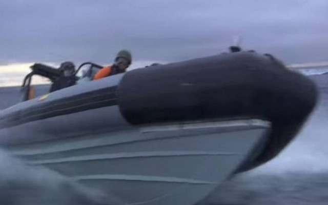 Σκάφος του ισπανικού ναυτικού τραυμάτισε μέλη της Greenpeace