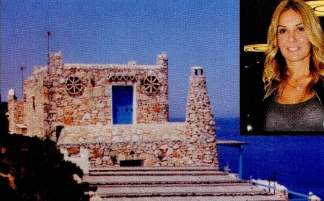 Έβαλε πωλητήριο στο σπίτι της στη Μύκονο η Χριστίνα Παππά