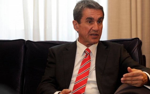 Ο Λοβέρδος έβγαλε στο δρόμο, όσους δεν έβγαλε ο σεισμός