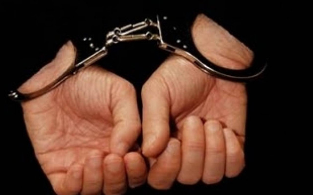 «Χειροπέδες» σε τρεις διακινητές μεταναστών