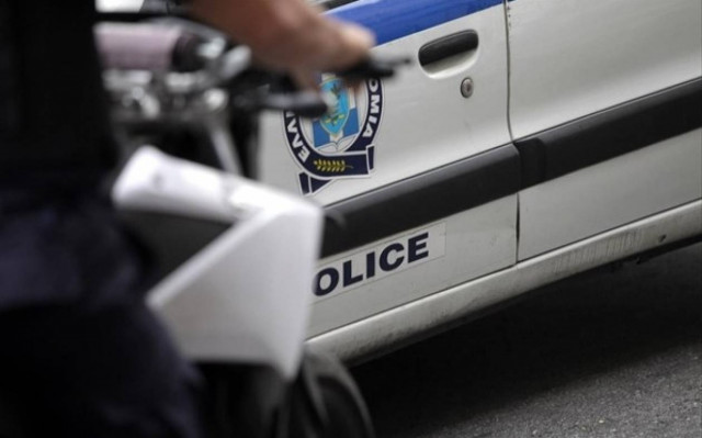 Σύλληψη 2 ατόμων στην Καστοριά – Δεν σταμάτησαν στο μπλόκο