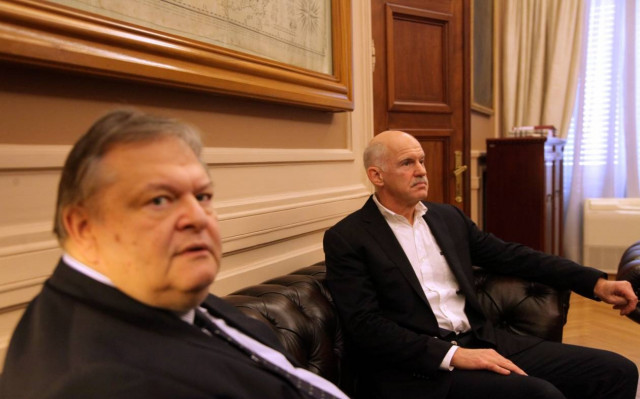 Σε εξέλιξη η συνάντηση Βενιζέλου - Παπανδρέου (pics)