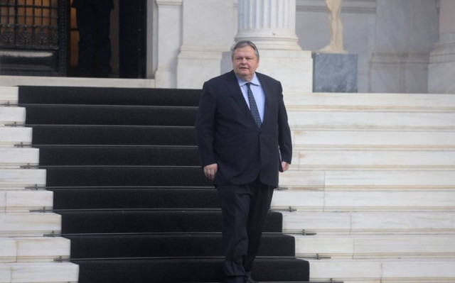 Κρίσιμες συναντήσεις Βενιζέλου με Παπανδρέου και Σημίτη