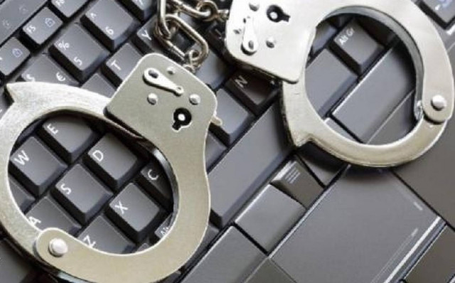 Παραβίαζαν βάση δεδομένων με νομικό περιεχόμενο