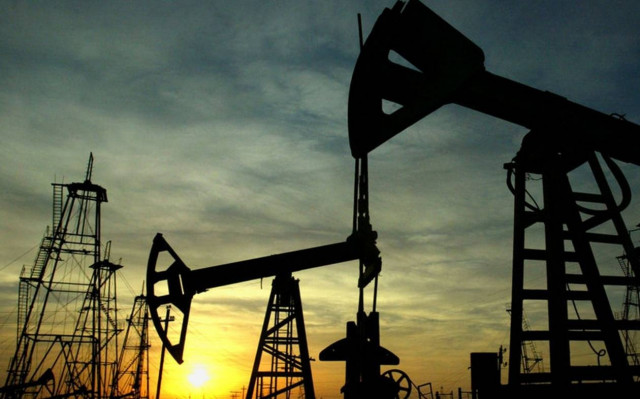 Νέα βουτιά στην τιμή του πετρελαίου